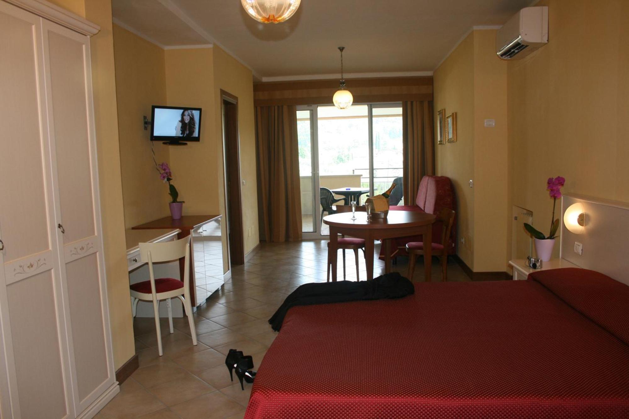Residence Miralago Rooms & Apartments Manerba del Garda Εξωτερικό φωτογραφία