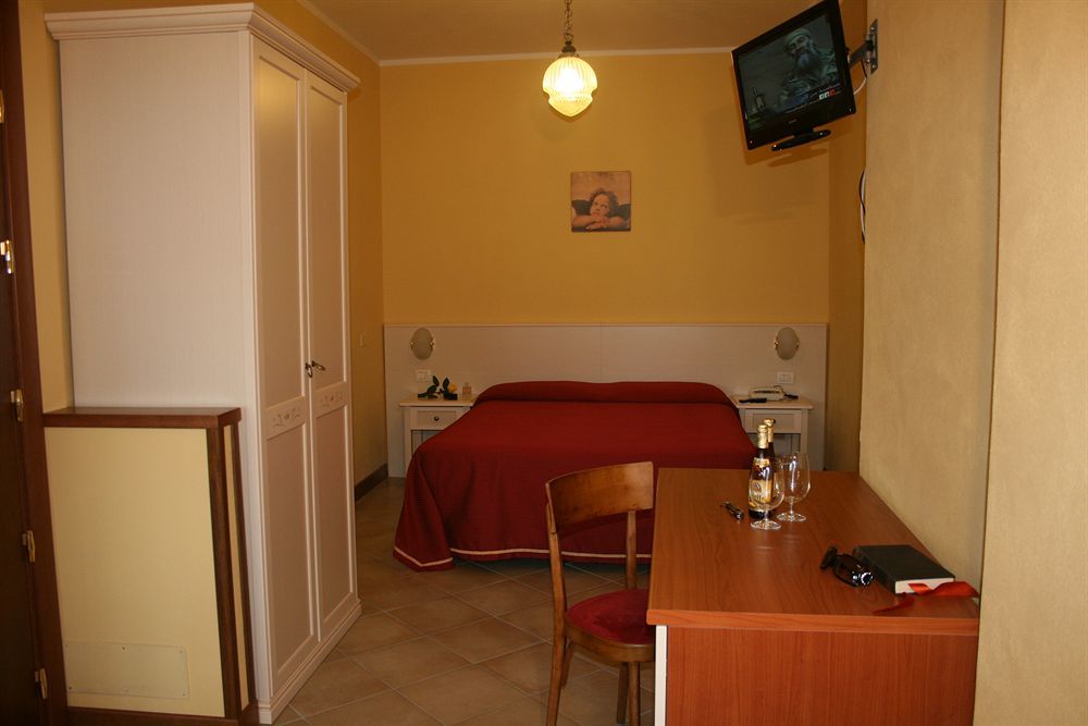 Residence Miralago Rooms & Apartments Manerba del Garda Εξωτερικό φωτογραφία
