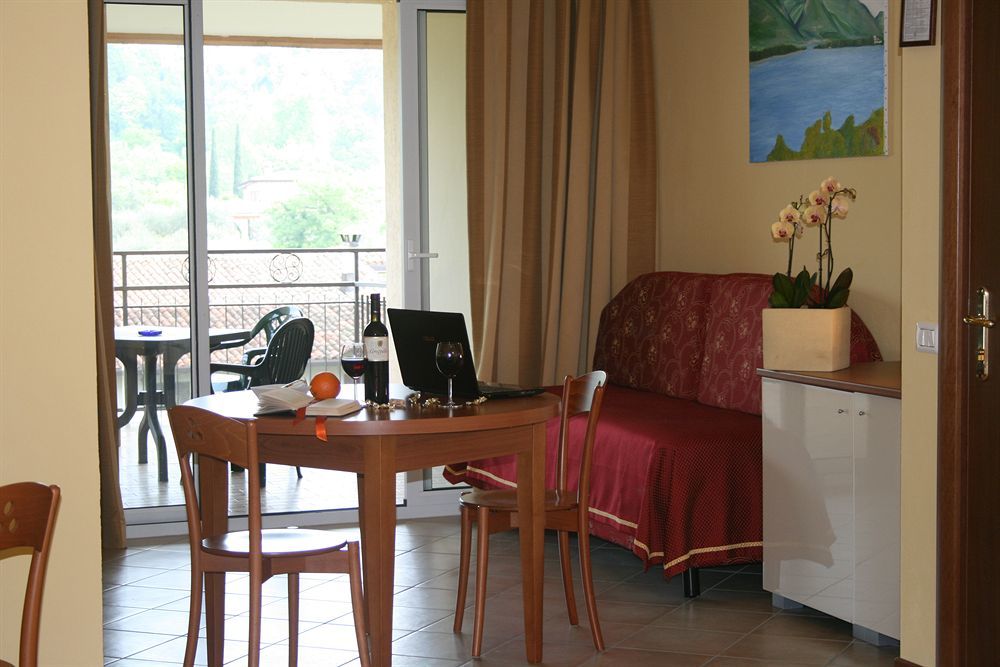 Residence Miralago Rooms & Apartments Manerba del Garda Εξωτερικό φωτογραφία