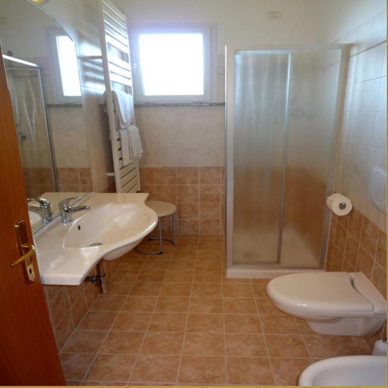 Residence Miralago Rooms & Apartments Manerba del Garda Δωμάτιο φωτογραφία
