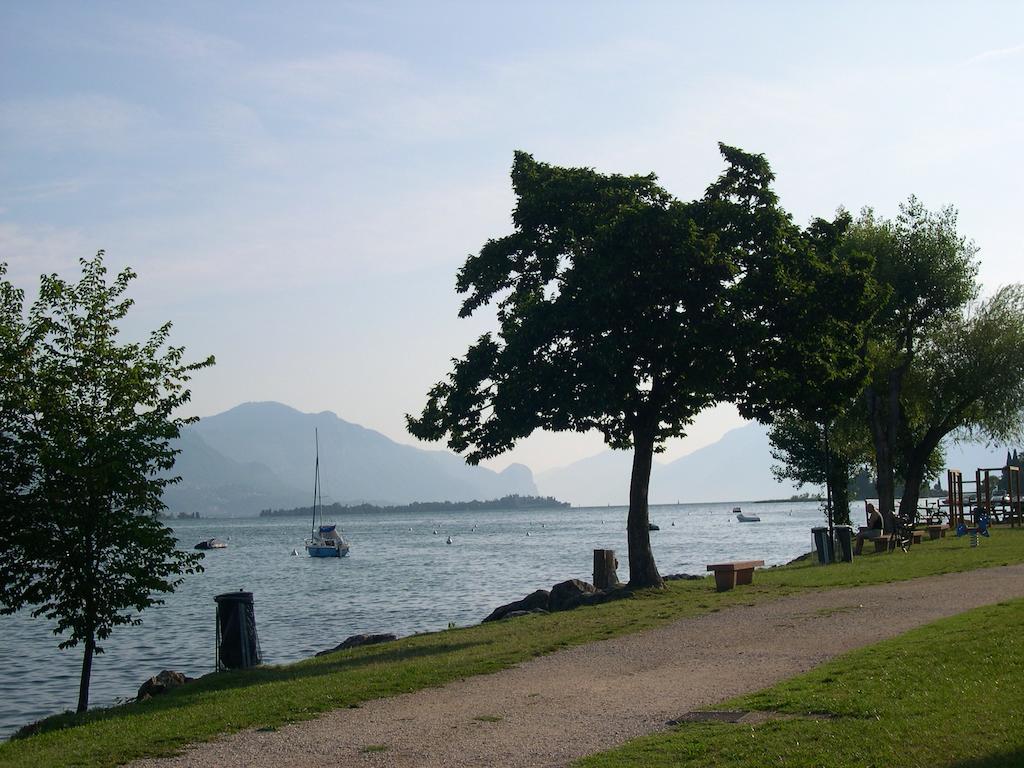 Residence Miralago Rooms & Apartments Manerba del Garda Εξωτερικό φωτογραφία